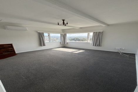 Photo of property in 35 Cavendish Square, Strathmore Park, Wellington, 6022