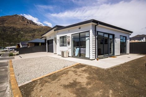 Photo of property in 27 Cumberland Road, Lower Shotover, Queenstown, 9304