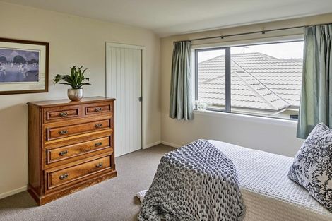 Photo of property in 4 Sunflower Close, Camborne, Porirua, 5026