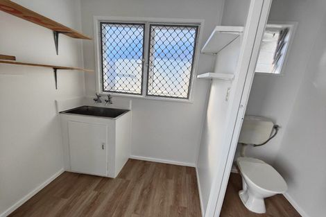 Photo of property in 20 Minaret Drive, Bucklands Beach, Auckland, 2014