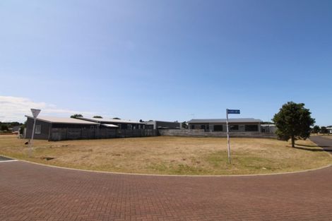 Photo of property in 141 Harbour Drive, Matarangi, Whitianga, 3592