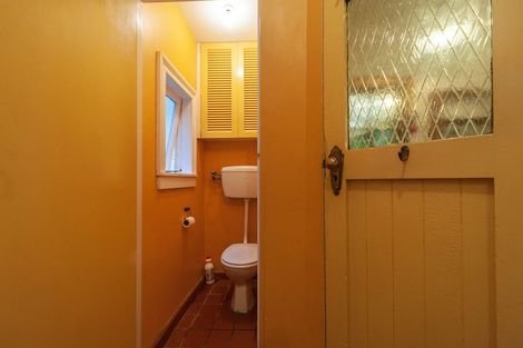 Photo of property in 90 Glenmore Street, Northland, Wellington, 6012