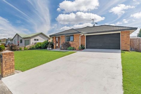 Photo of property in 28 Aldershot Place, Nawton, Hamilton, 3200