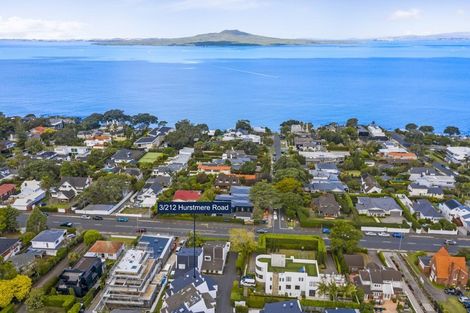 Photo of property in 3/212 Hurstmere Road, Takapuna, Auckland, 0622