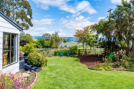 Photo of property in 31 Lake View Street, Waihola, Milton, 9073