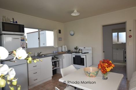 Photo of property in 6 Skelton Crescent, Paparoa, 0571