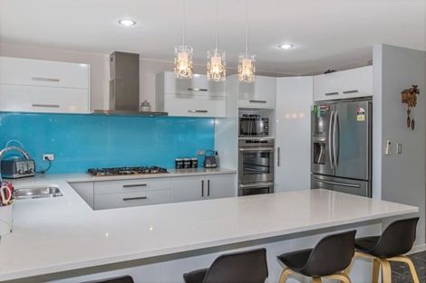 Photo of property in 4 Bella Vista Drive, Gulf Harbour, Whangaparaoa, 0930