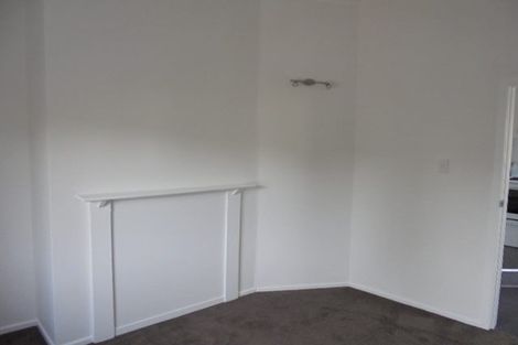 Photo of property in 132a Kelburn Parade, Kelburn, Wellington, 6012