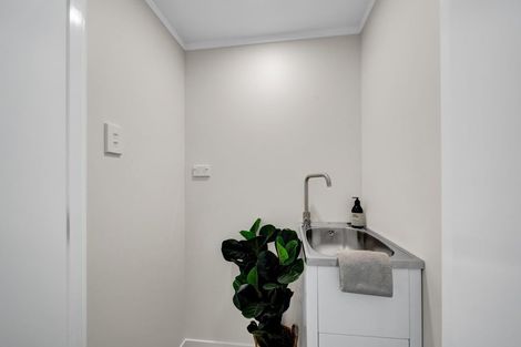 Photo of property in 70 Ketemarae Road, Normanby, Hawera, 4614