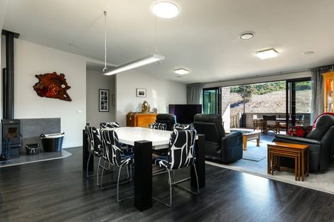 Photo of property in 21 Glentui Place, Waikawa, Picton, 7220