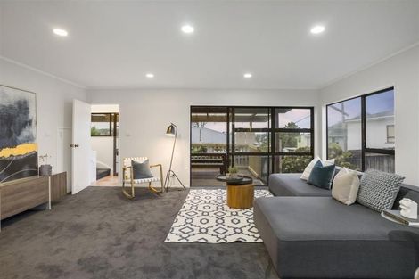 Photo of property in 1/81 Carlisle Road, Torbay, Auckland, 0632