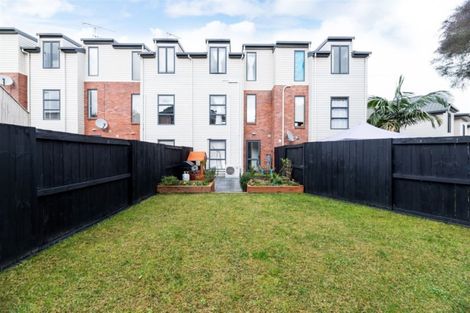 Photo of property in 37 Barnea Circle, Glen Eden, Auckland, 0602