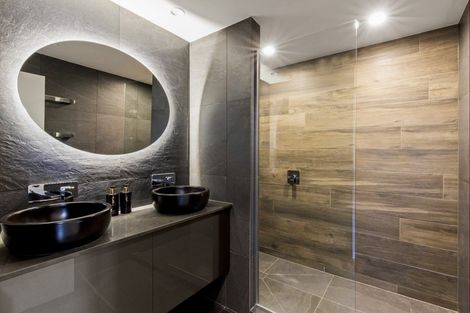 Photo of property in 5 Sunrise Lane, Queenstown, 9300