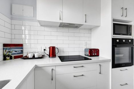 Photo of property in 19a Tukapa Street, Westown, New Plymouth, 4310