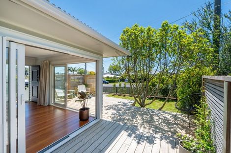 Photo of property in 1/33 Exmouth Road, Northcote, Auckland, 0627