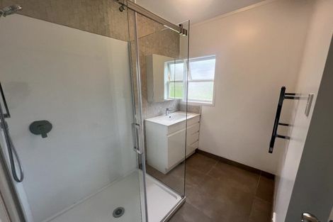 Photo of property in 1/3 Exmouth Road, Northcote, Auckland, 0627