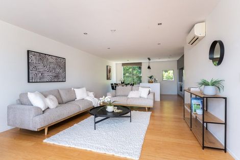 Photo of property in 10 Saddleback Grove, Karori, Wellington, 6012