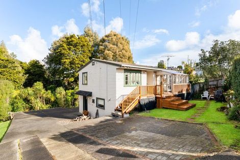 Photo of property in 49 Pupuke Road, Birkenhead, Auckland, 0627