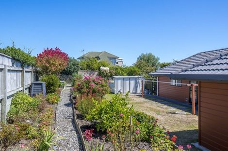 Photo of property in 42 Cedar Drive, Paraparaumu Beach, Paraparaumu, 5032