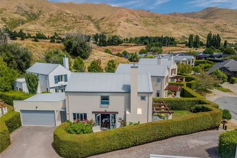 Photo of property in 9 Meadowbrook Place, Wanaka, 9305
