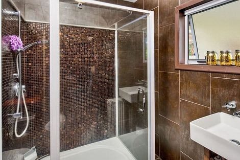 Photo of property in 70 Winara Avenue, Waikanae, 5036