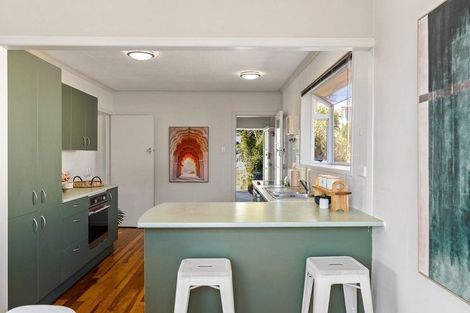 Photo of property in 6 Link Road, Newlands, Wellington, 6037