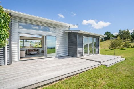 Photo of property in 8 Ridgeview Road, Aokautere, Palmerston North, 4471