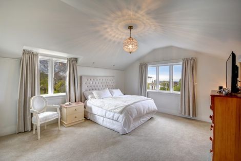 Photo of property in 135 Eglinton Road, Mornington, Dunedin, 9011