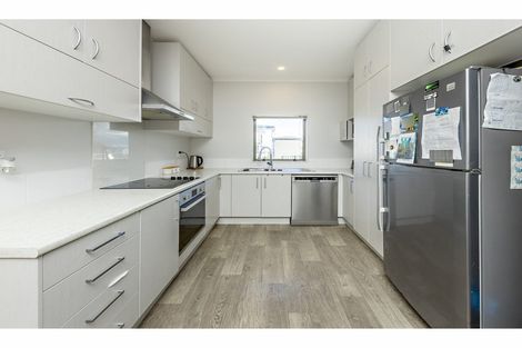 Photo of property in 22 Taiaapure Street, Weymouth, Auckland, 2103