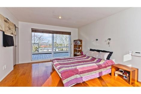 Photo of property in 19a Clairville Crescent, Wai O Taiki Bay, Auckland, 1072