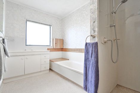 Photo of property in 4/410 Saint Aubyn, Hastings, 4122