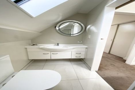 Photo of property in 16j Hobson Street, Thorndon, Wellington, 6011