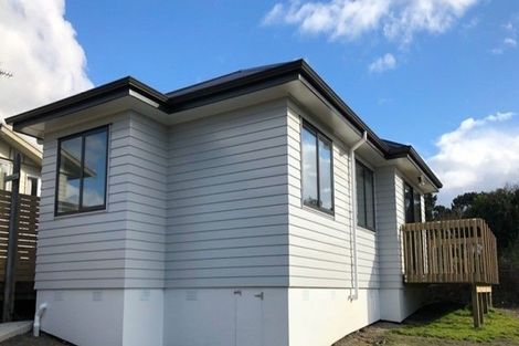 Photo of property in 37 Nile Road, Kelston, Auckland, 0602