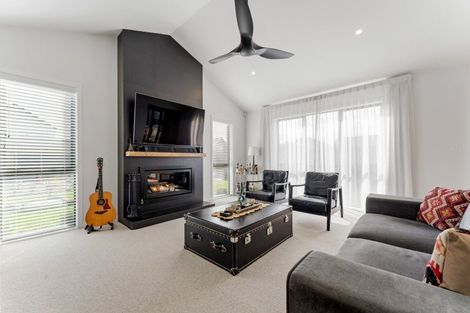 Photo of property in 8 Tiaki Lane, Matakana, 0985