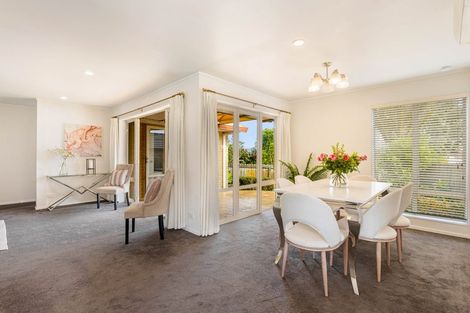 Photo of property in 55 Kingdale Road, Henderson, Auckland, 0610