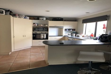 Photo of property in 2/26a Dallinghoe Crescent, Milford, Auckland, 0620