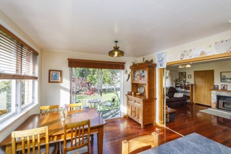 Photo of property in 10 Maunder Street, Marton, 4710