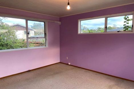 Photo of property in 12 Pankhurst Place, Sunnyvale, Auckland, 0612