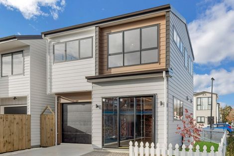 Photo of property in 1 Te Kaapia Road, Papakura, 2110