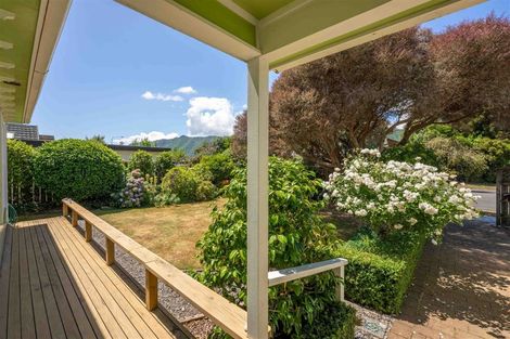 Photo of property in 121 Belvedere Avenue, Waikanae, 5036