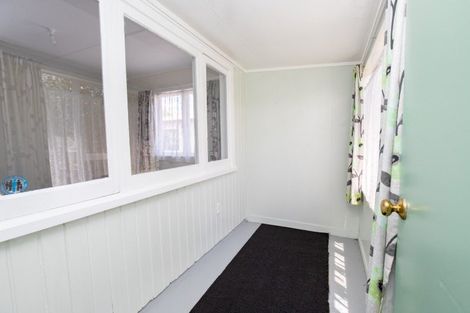 Photo of property in 21 Hayward Road, Ngatea, 3503