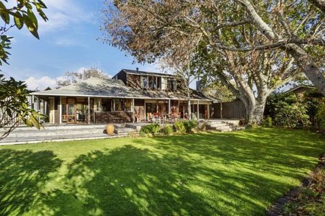 Photo of property in Lowry Cottage, 425 Fergusson Drive, Heretaunga, Upper Hutt, 5018