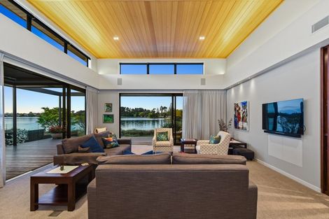 Photo of property in 54 Lake Crescent, Hamilton Lake, Hamilton, 3204