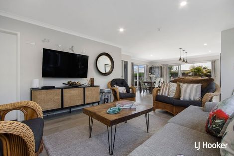 Photo of property in 11a Hillview Road, Waihi Beach, 3611