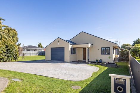 Photo of property in 1420b Karamu Road North, Mayfair, Hastings, 4122