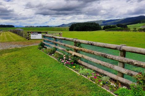 Photo of property in 28 Highland View Drive, Tokomaru, Palmerston North, 4474