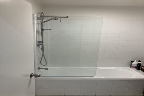 Photo of property in The Haven, 15/120 Beach Haven Road, Beach Haven, Auckland, 0626