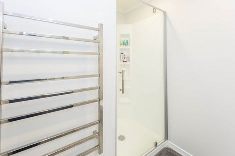 Photo of property in 13 Green Lane, Wallaceville, Upper Hutt, 5018