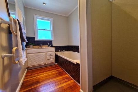 Photo of property in 4 Garnett Avenue, Forest Lake, Hamilton, 3200