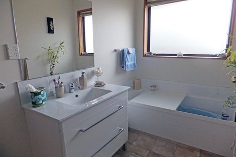 Photo of property in 3 Regency Crescent, Redwood, Christchurch, 8051